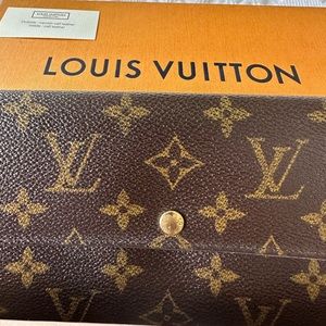 SOLD ❌ Louis Vuitton Sarah Wallet in Monogram
